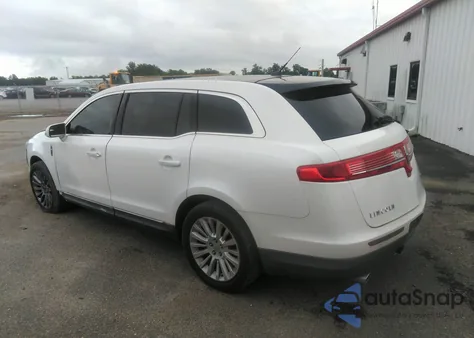 2011 Lincoln Mkt z USA, uszkodzony, nr VIN 2LMHJ5FR2BBJ54942
